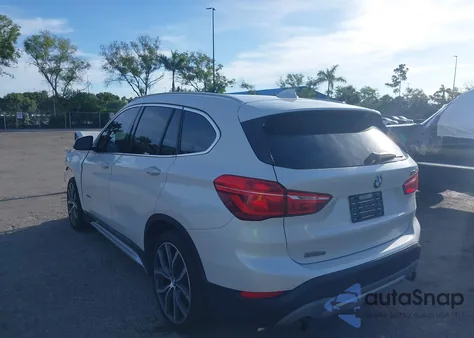 2017 BMW X1 xDrive28I z USA, uszkodzony, nr VIN WBXHT3C35H5F78391